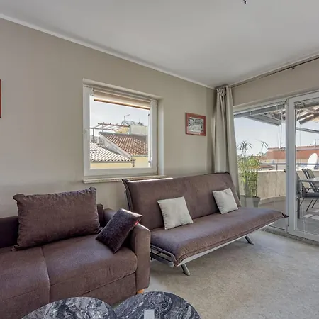 Burle With Balcony