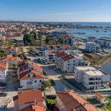 Burle With Balcony Apartment Medulin